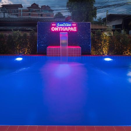 ホテル On Thapae Gate Chiangmai チエンマイ エクステリア 写真